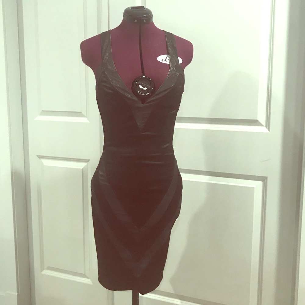 ⭐️NWOT⭐️ Black Bebe dress